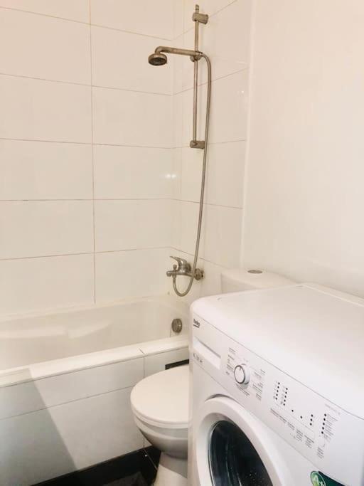 Ixelles: Superbe Appartement, Idealement Situe ブリュッセル エクステリア 写真
